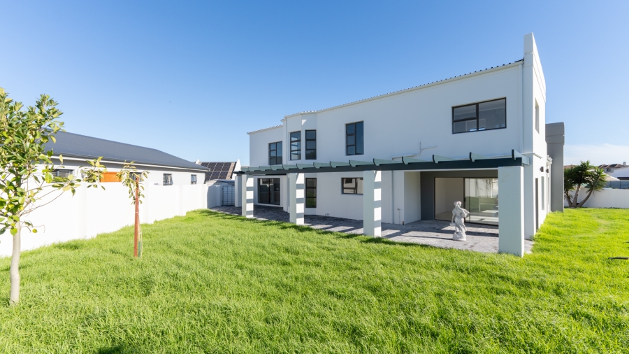 5 Bedroom Property for Sale in Myburgh Park Western Cape